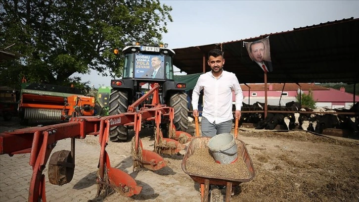 Balıkesirli genç çiftçi, Cumhurbaşkanı Erdoğan'a teşekkür etmek için traktörüyle yola çıktı