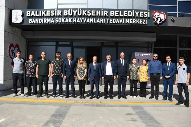 Bandırma’da yüzlerce sokak hayvanına şifa oldu
