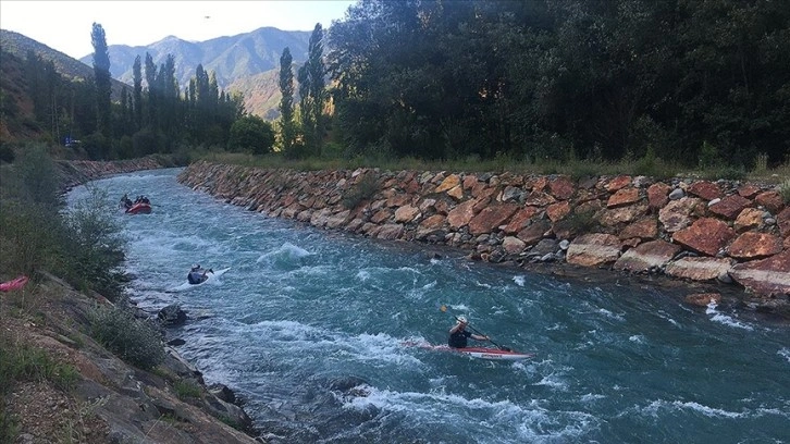 Barhal Çayı rafting tutkunlarını ağırlıyor