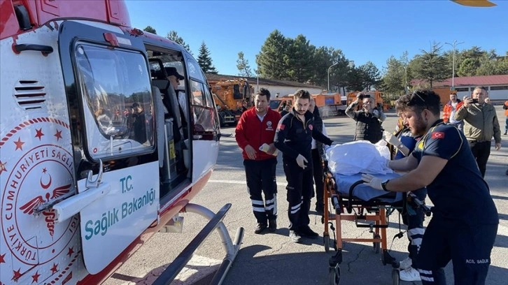 Bartın'da ambulans helikopter 8 aylık bebek için havalandı