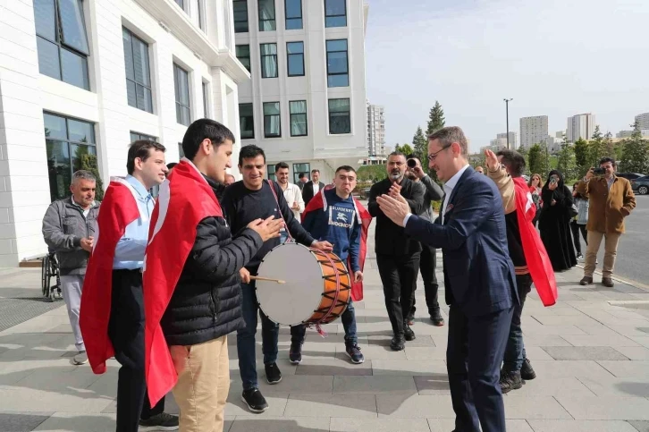 Başakşehir’in özel gençler davul zurnalı asker eğlencesi
