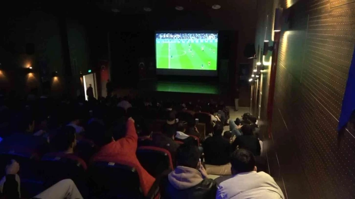 Başkanı Alinur Aktaş Dünya Kupası maçını gençlerle izledi 