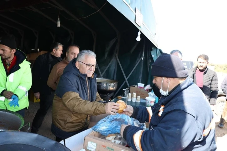 Başkan Büyükkılıç’a Deprem Bölgesi’nden Teşekkür