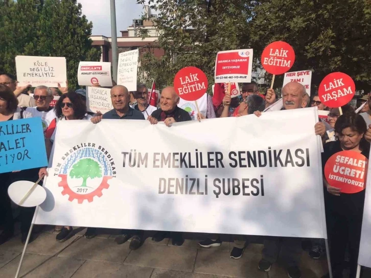 Başkan Coşkun, zam talep eden emeklileri yalnız bırakmadı
