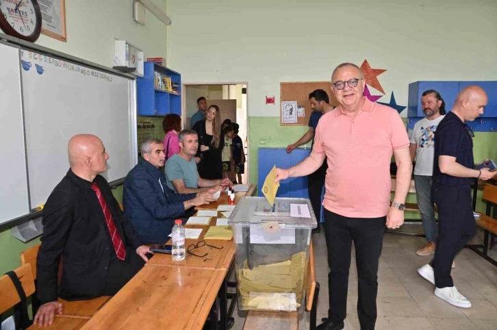 Başkan Ergün ailesiyle birlikte oyunu kullandı
