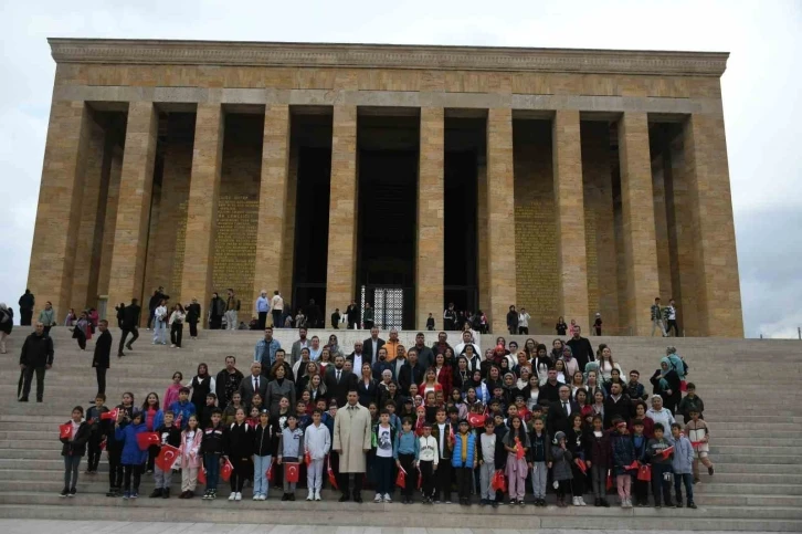 Başkan Günel 100 çocukla birlikte Anıtkabir’i ziyaret etti
