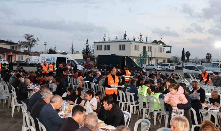 Başkan Kocaispir, işçilerle iftarda buluştu
