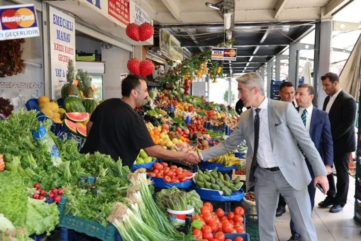 Başkan Oktay, Marmaris esnafıyla bayramlaştı
