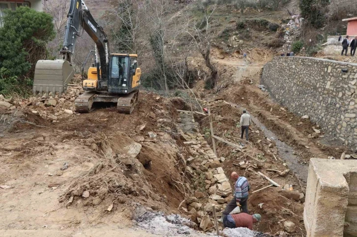 Başkan Özcan, Kahvederesi’ndeki çalışmaları inceledi
