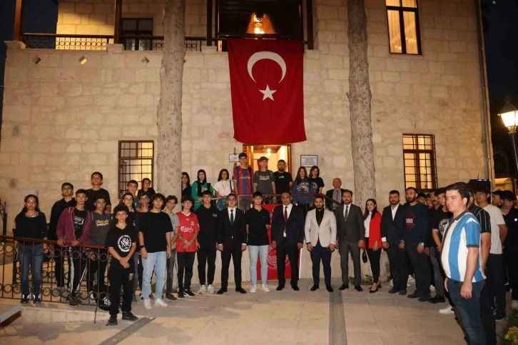 Başkan Yılmaz, gençlere Atatürk’ü ve Mersin’i anlattı
