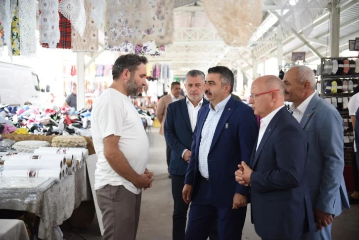 Bursa Yıldırım Belediye Başkan'ı Yılmaz, Gökdere pazarı esnafıyla buluştu