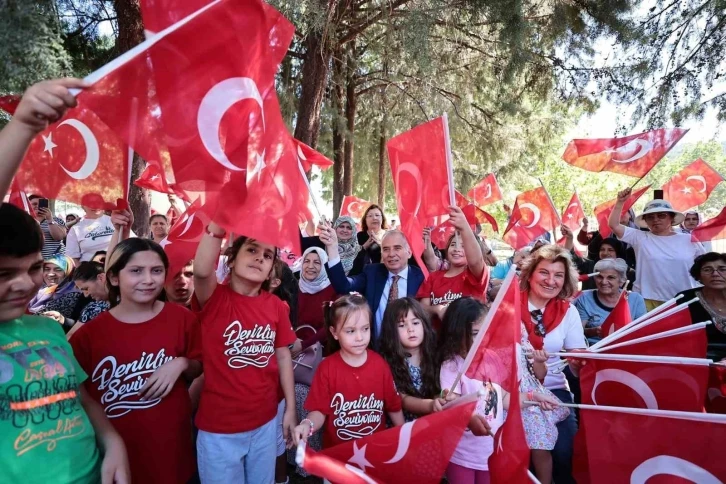 Başkan Zolan, kadınların Zafer Bayramı coşkusuna ortak oldu
