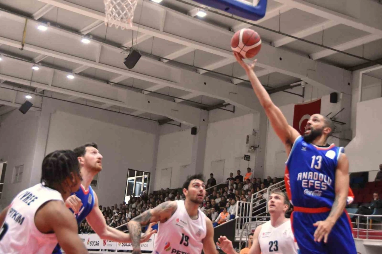 Aliağa Petkimspor: 79 - Anadolu Efes: 85