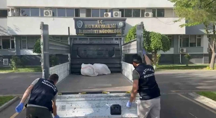 Batman’da kamyonet kasasında 45 kilo esrar ele geçirildi
