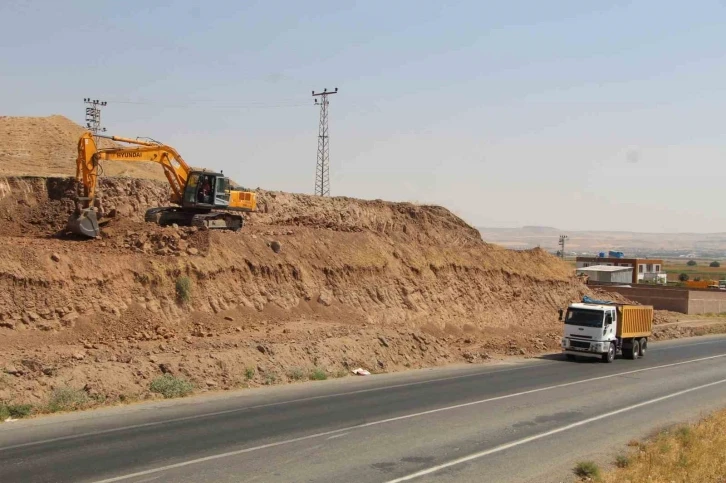 Batman-Diyarbakır arasında çift şeritli yol çalışması başladı
