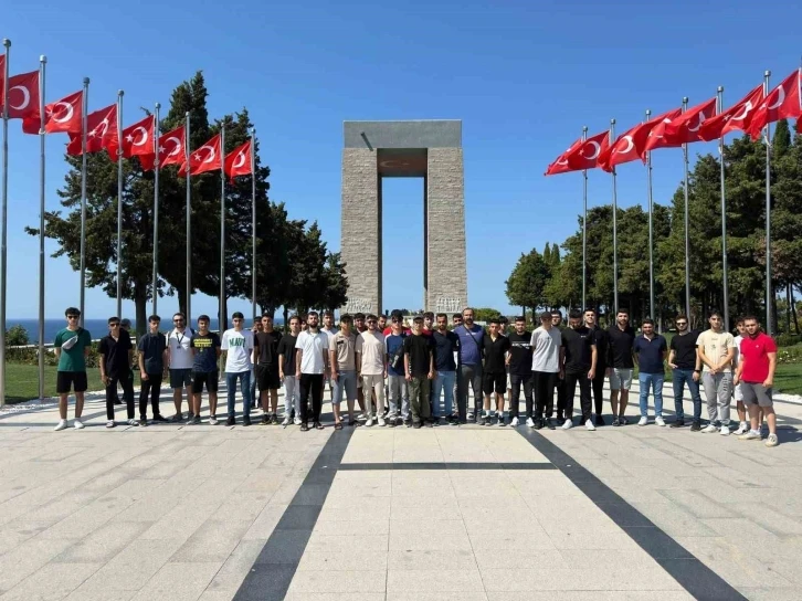 Batmanlı gençler Çanakkale’yi gezdi
