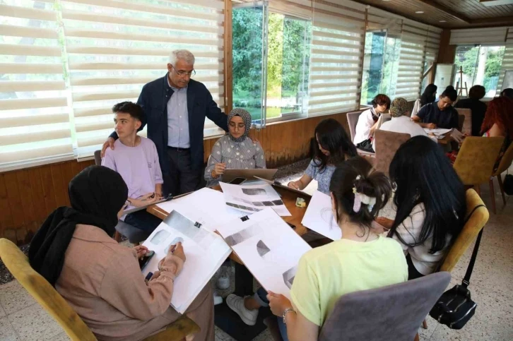 Battalgazi Belediyesi’nin resim kursuna yoğun ilgi
