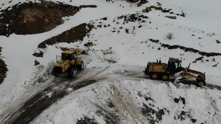 Bayburt İl Özel İdaresi, 978 kilometrelik yol ağı için gece gündüz çalışıyor
