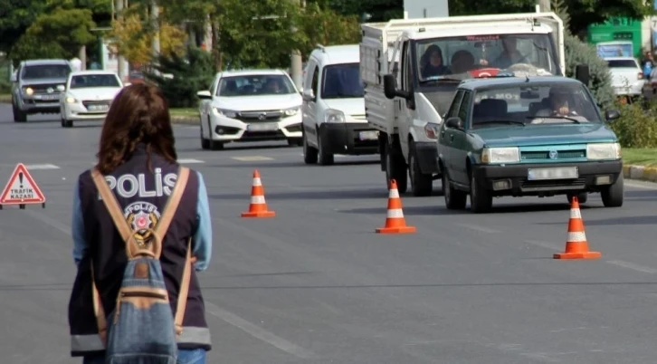 Bayburt’ta trafiğe kayıtlı araç sayısı şubat ayı sonu itibarıyla 16 bin 535 oldu
