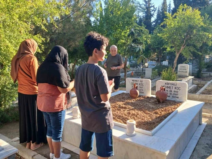 Bayram öncesi Aydın’da mezarlıklar ziyaretçilerle doldu
