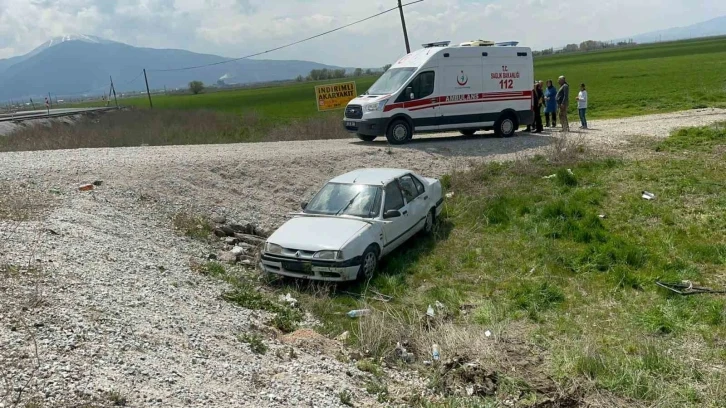 Bayram ziyaretine giden aileyi taşıyan otomobil şarampol’e girdi 4 kişi yaralandı
