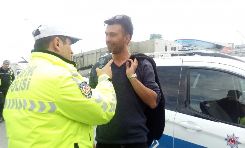 Makas atan sürücü polise yakalandı