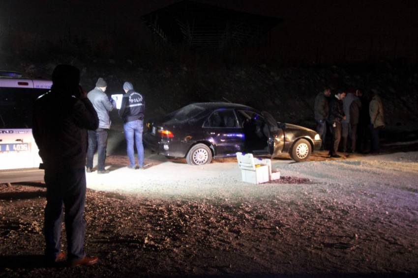 Polisten kaçan otomobilden ceset çıktı