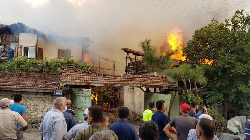 Acı haberi Vali açıkladı,  yangında ölü sayısı 5’e yükseldi