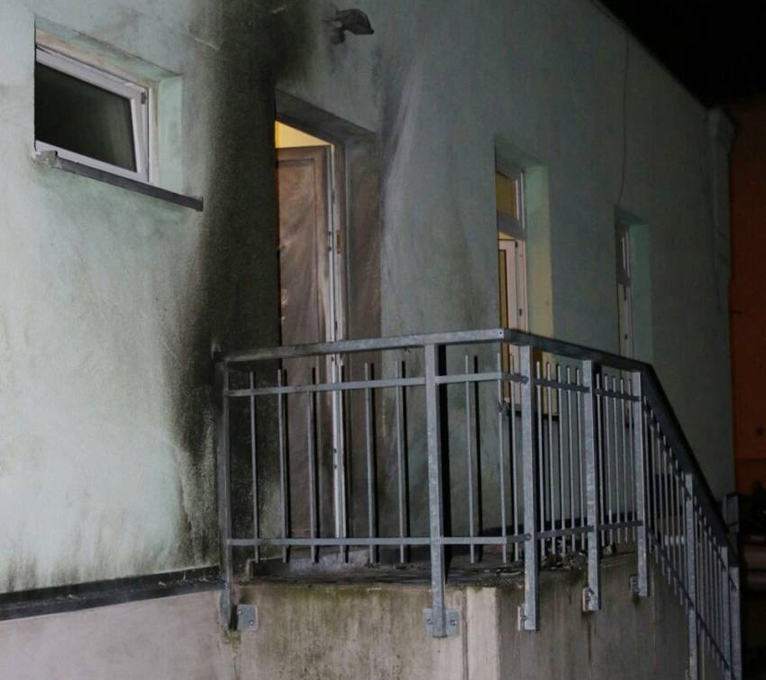Almanya’da camiye patlayıcı atıldı