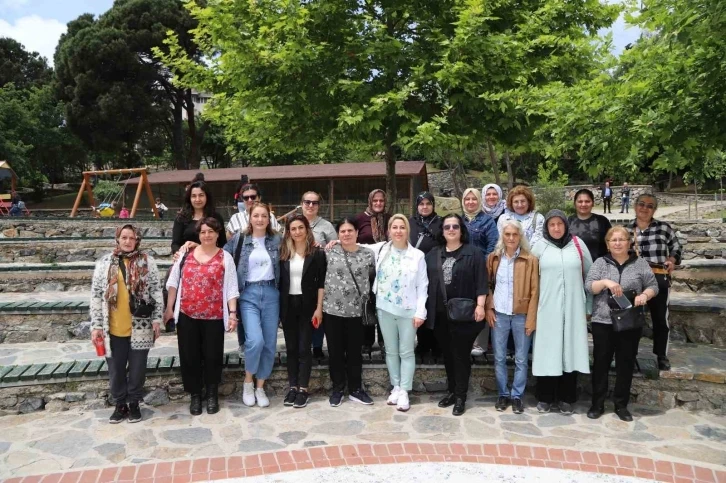 Belediyenin faaliyetleri Kartallı kadınlara gezi turlarıyla tanıtılıyor
