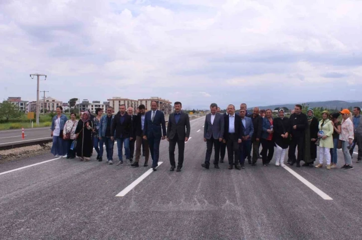 Bergama Çevreyolu trafiğe açıldı
