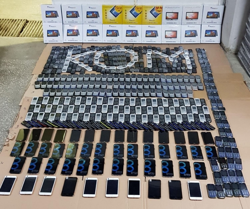 Ankara’da 1,5 milyon liralık kaçak cep telefonu ele geçirildi