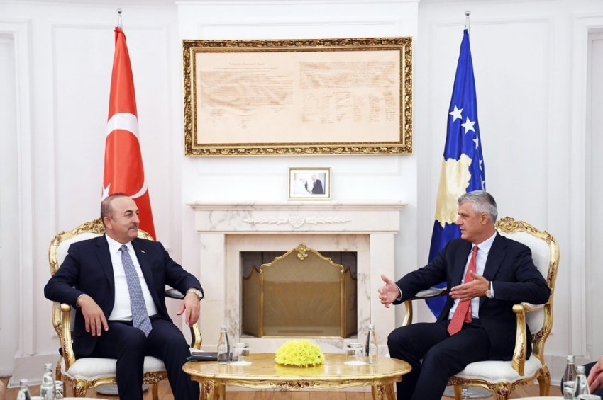 Çavuşoğlu Kosova Cumhurbaşkanı ile görüştü