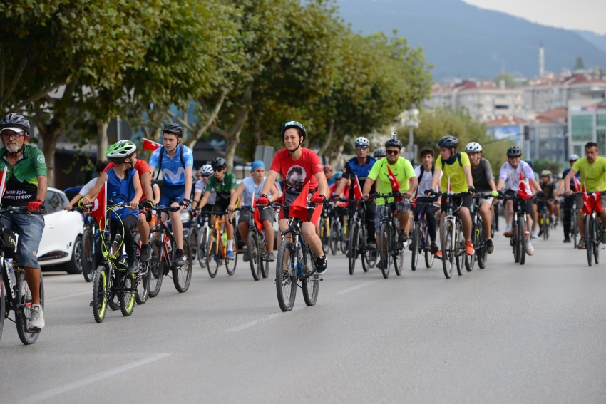 Nilüfer'de “Zafer’den Barış’a” pedalladılar