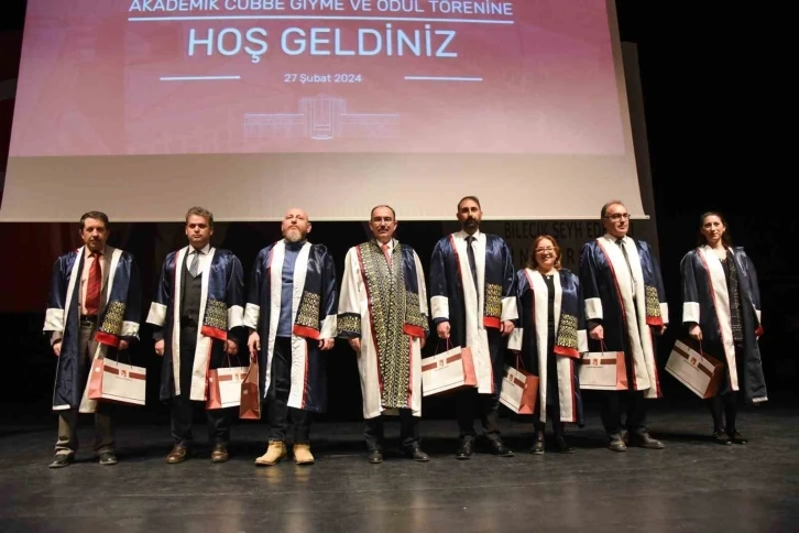 Bilecik’te ‘Akademik Cübbe Giyme ve Ödül Töreni’
