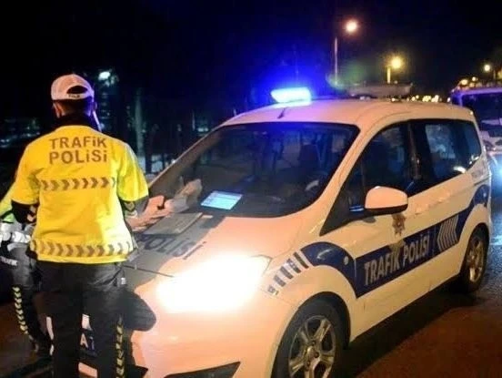 Bilecik’teki trafik denetimlerinde 82 araç sürücüsüne 122 bin 284 TL para cezası
