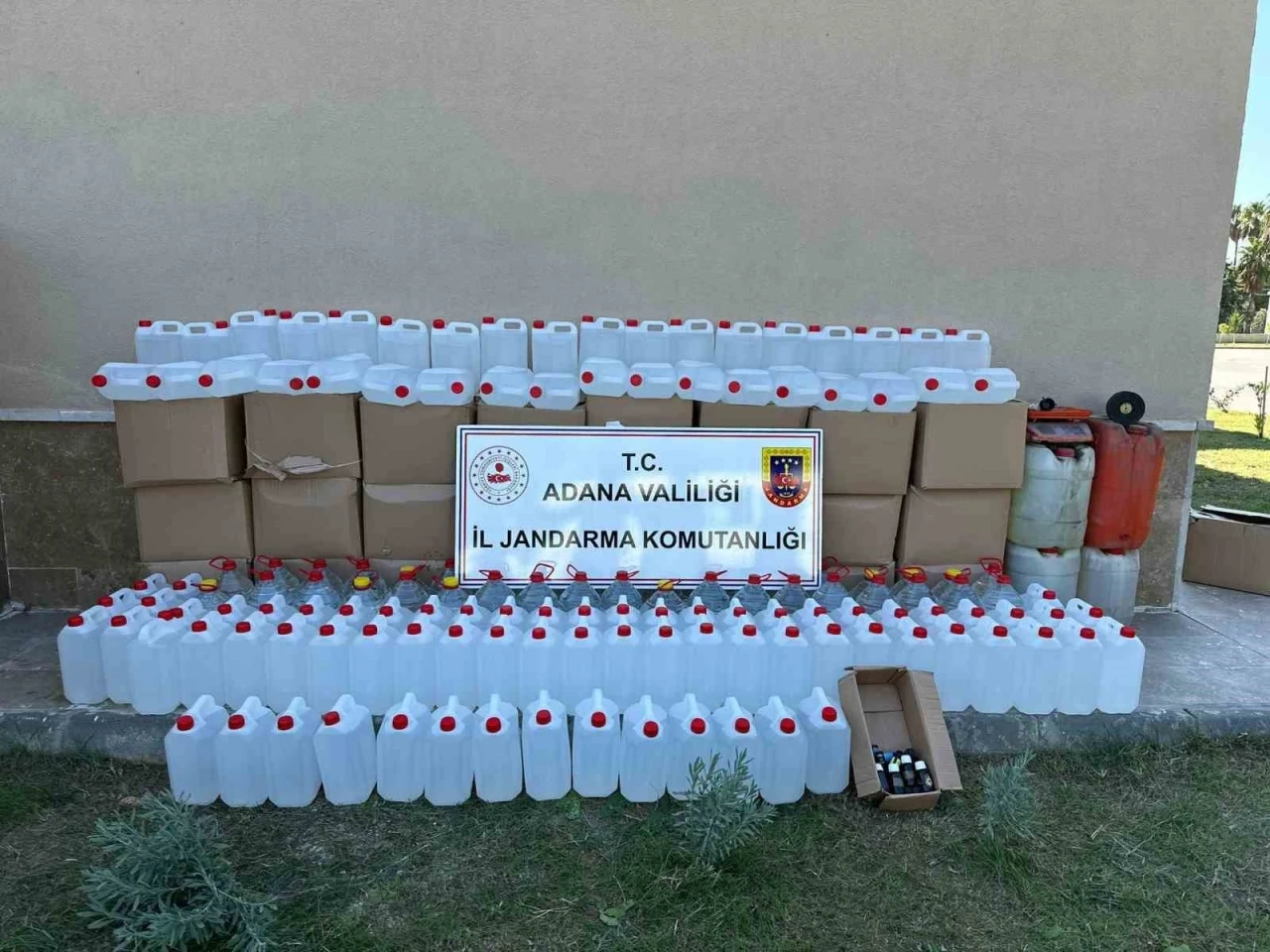 Bin 475 litre kaçak alkol ele geçirildi
