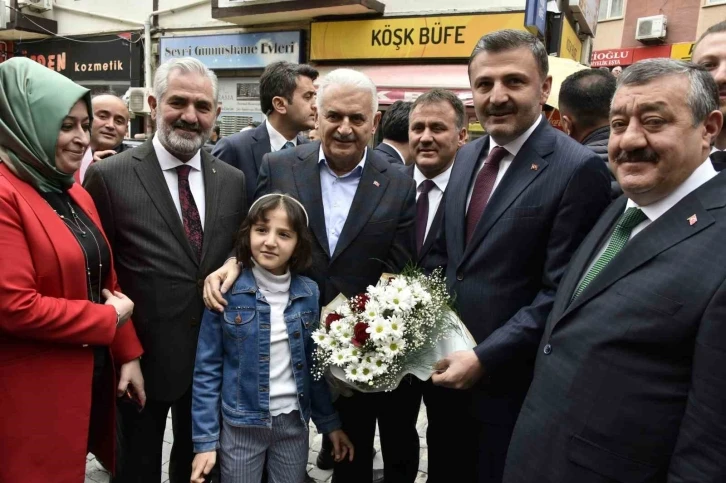 Binali Yıldırım: "Oyun çok açık, bölücü terör örgütünü meşrulaştırmaktır"
