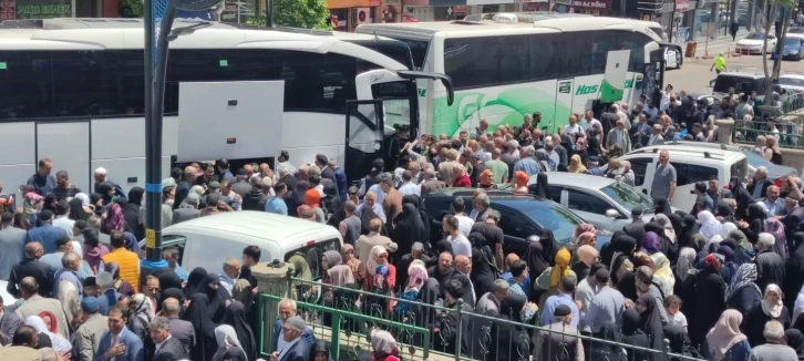 Bingöl’den kutsal topraklara gidecek ilk hac kafilesi uğurlandı
