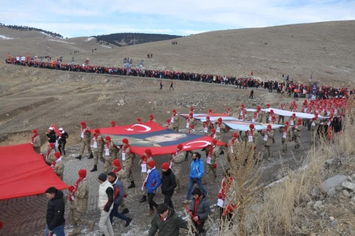 Binlerce kişi Sarıkamış şehitleri için yürüdü