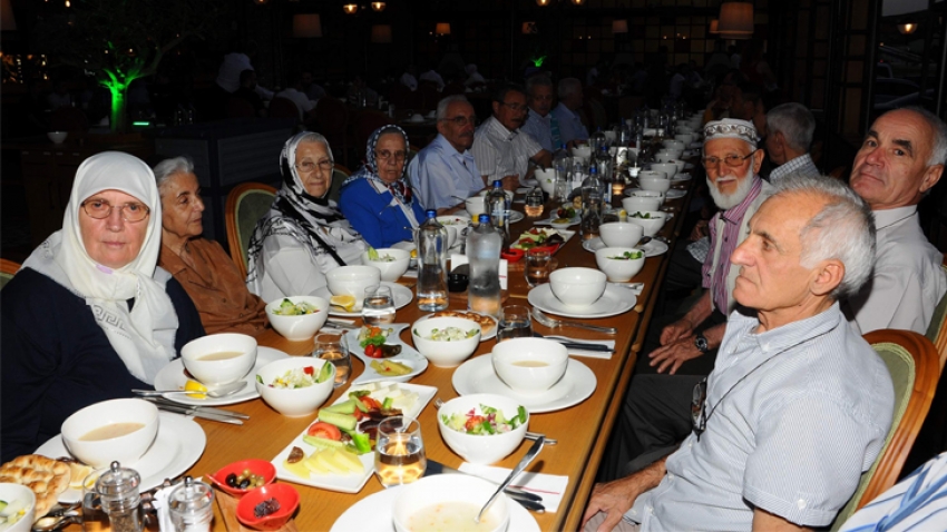 Huzur evi sakinleri iftarda buluştu