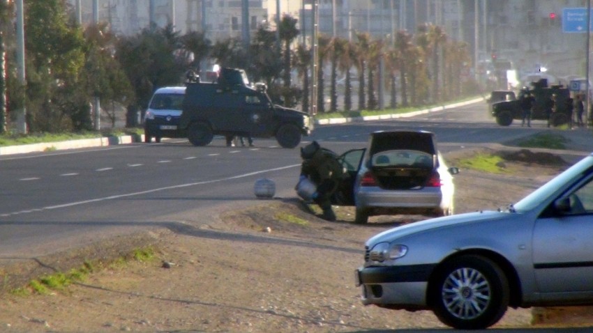 Şüpheli araçtan bomba çıktı!