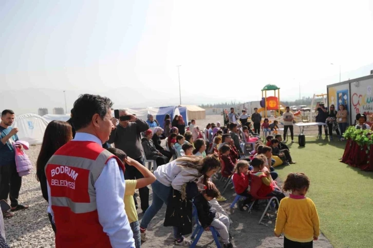 Bodrum Belediyesi, depremzedelere desteklerini sürdürüyor
