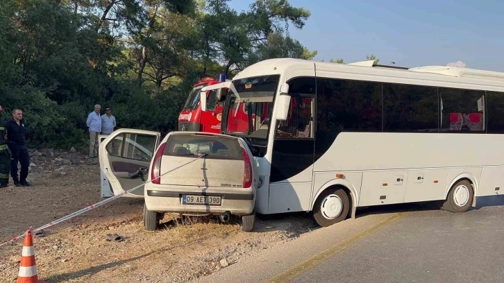 Otomobil ile minibüs kafa kafaya çarpıştı: 1 ölü, 1 yaralı