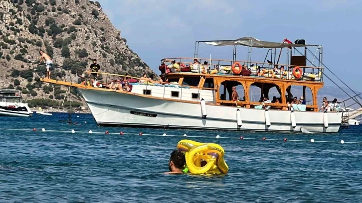 Bodrum’da yaz sezonu uzadı, vatandaşlar sahillere akın etti
