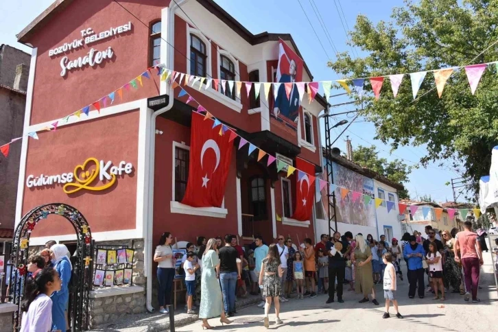 Bozüyük’te çocuklar 2. Geleneksel Sanatevi Panayırı’nda buluşuyor
