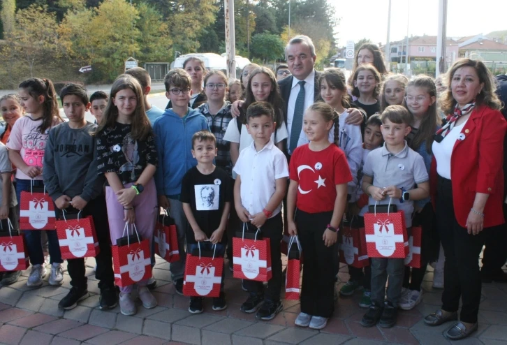 Bozüyük’te en çok kitap okuyan 100 kişiye hediye
