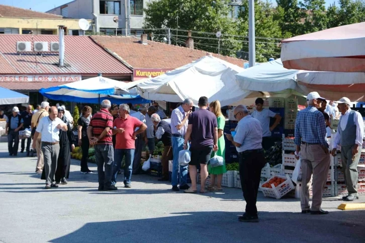 Buğday Meydanında hafta başı yoğunluğu
