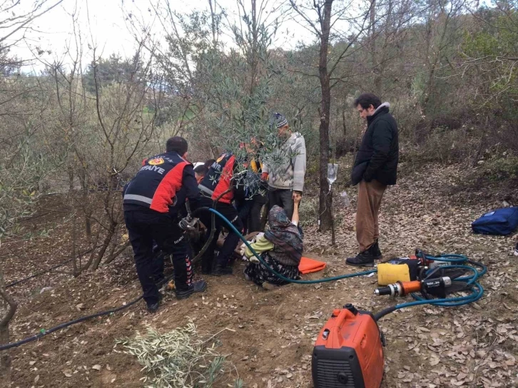 Burdur’da çapa makinesine ayağını kaptıran adam ekipler tarafından kurtarıldı
