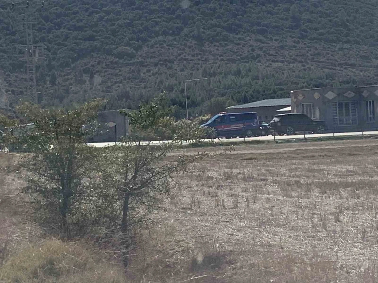 Yabancı uyruklu şahıs çalıştığı çiftlikte ölü bulundu